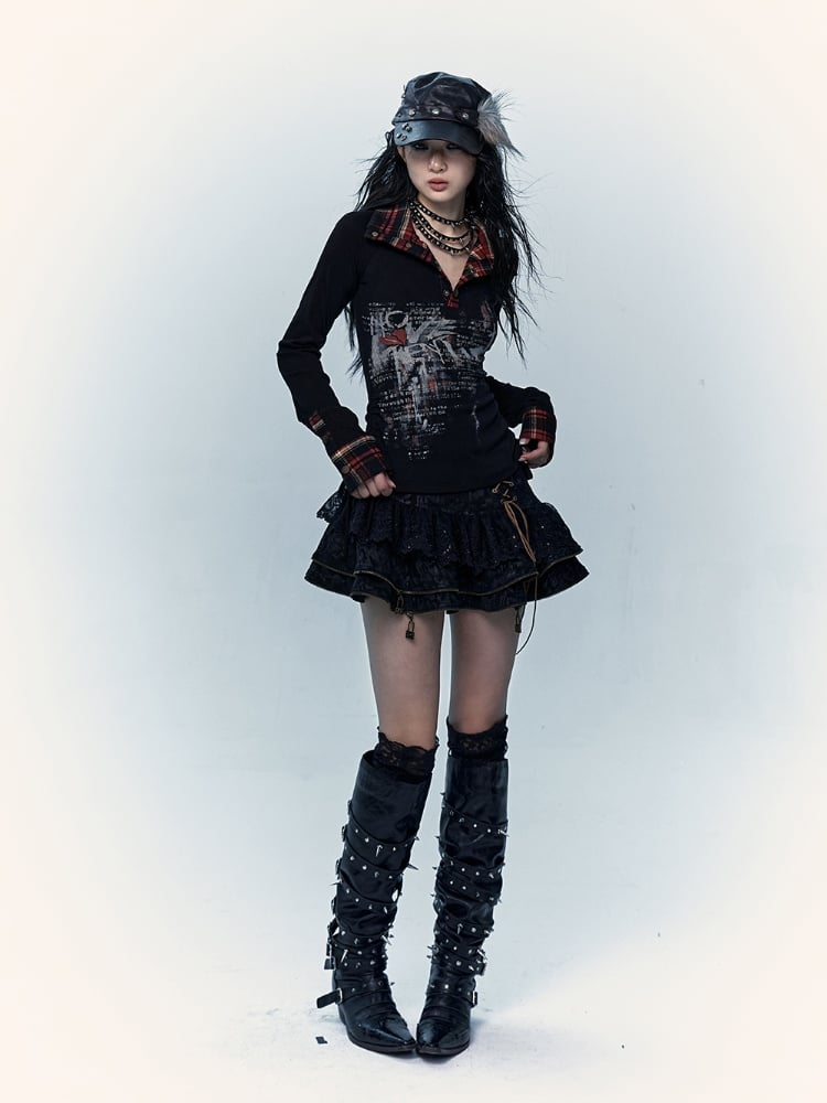 Schwarzer Stufenrock mit Spitzenbesatz und Schnürdetails