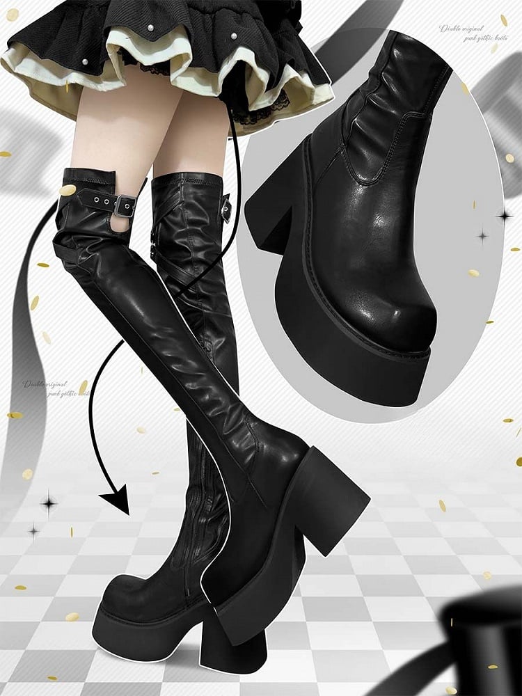 Mattschwarze Gothic Overknee-Stiefel in Herzform mit Cut-Out-Detail