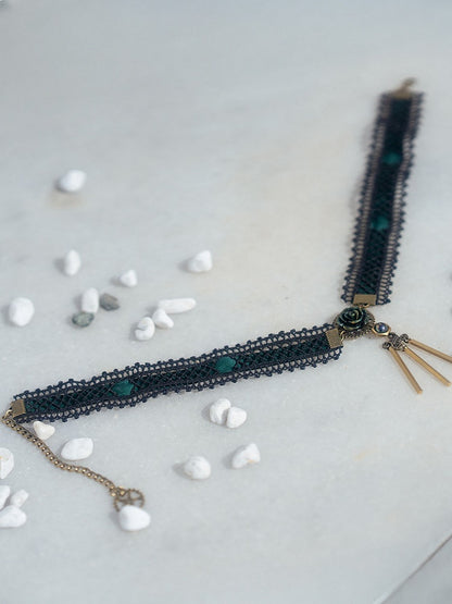 黒とダークグリーンのタッセル付きチョーカーレーススチームパンク