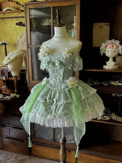 Korsettrock mit grünem Oberteil und Froschknöpfen sowie Lolita-Blumentaillenverzierung