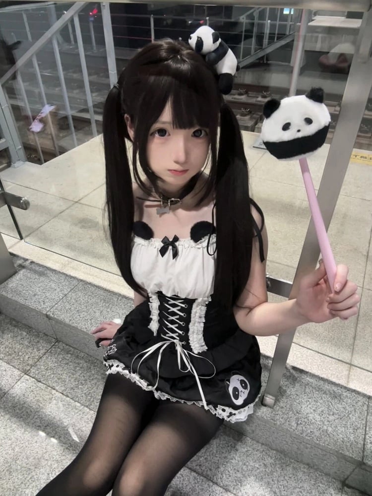 Bear and with White Lace-Up Details Dress Bowknot Black Ears