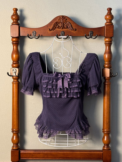 パープルのスクエアネックライン半袖ブラウス