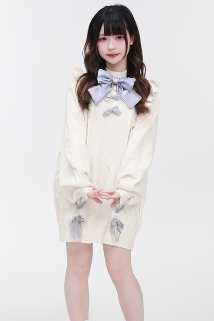 Pullover mit fliegendem Halsausschnitt und hohen Ärmeln