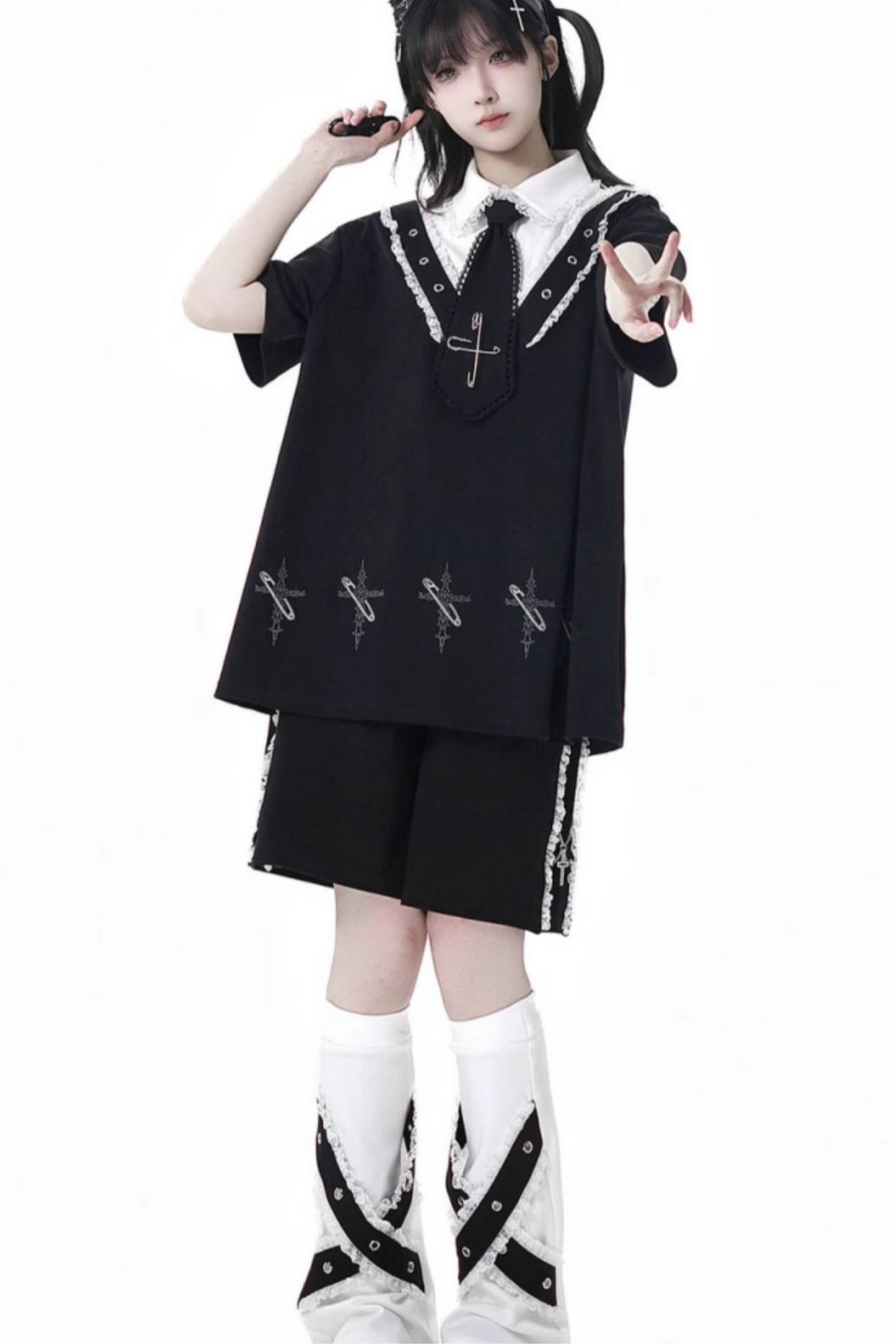 Lockere Hose, Oberteil mit Rüschen, Kapuze + Beinwärmer, Halbkleid Nektor