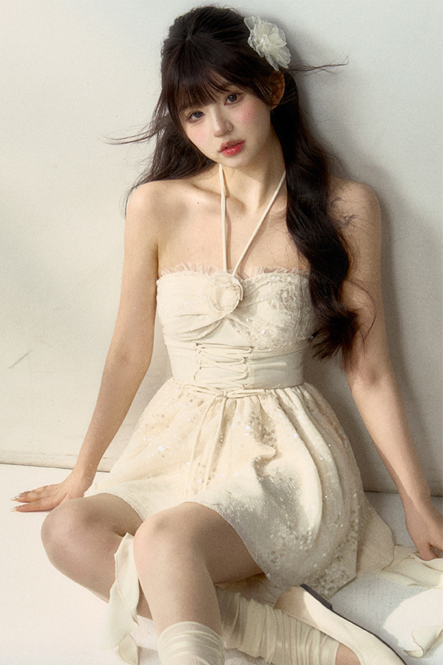 Neckholder-Bankettkleid mit sanftem Pailletten-Ausschnitt