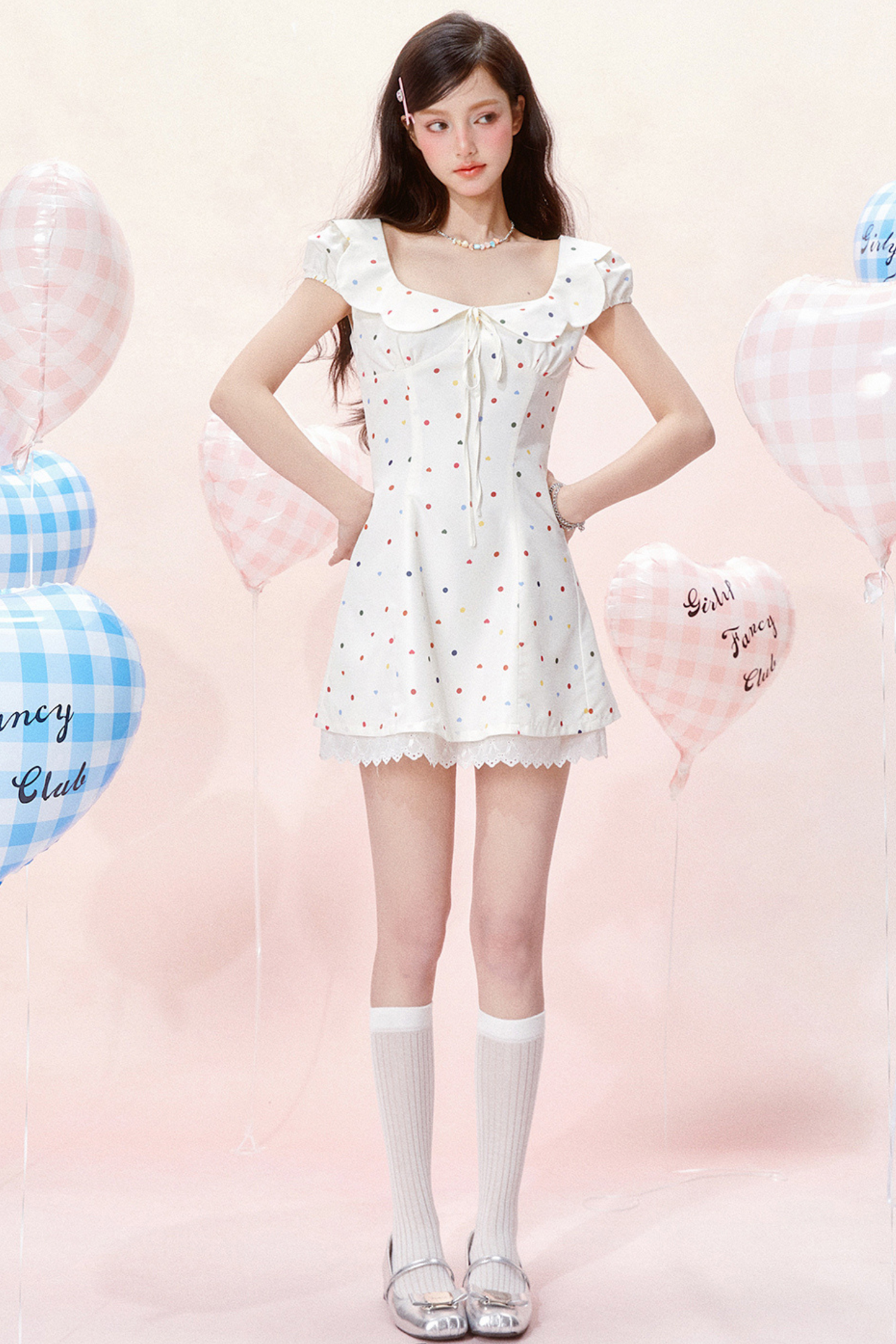 Gepunktetes Jumping-Kleid