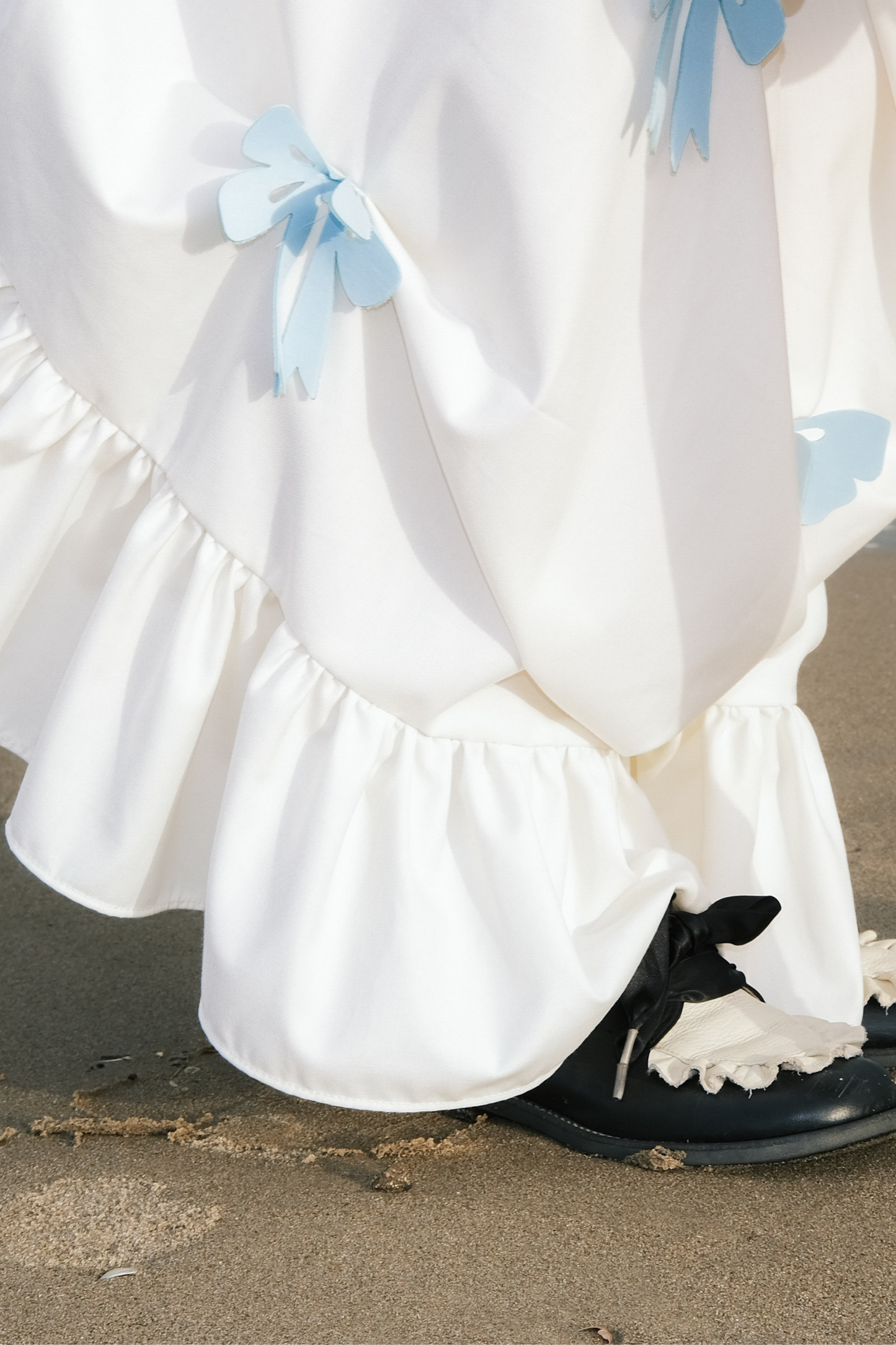 Prinzessinnenkleid mit Ballonärmeln und Schleife