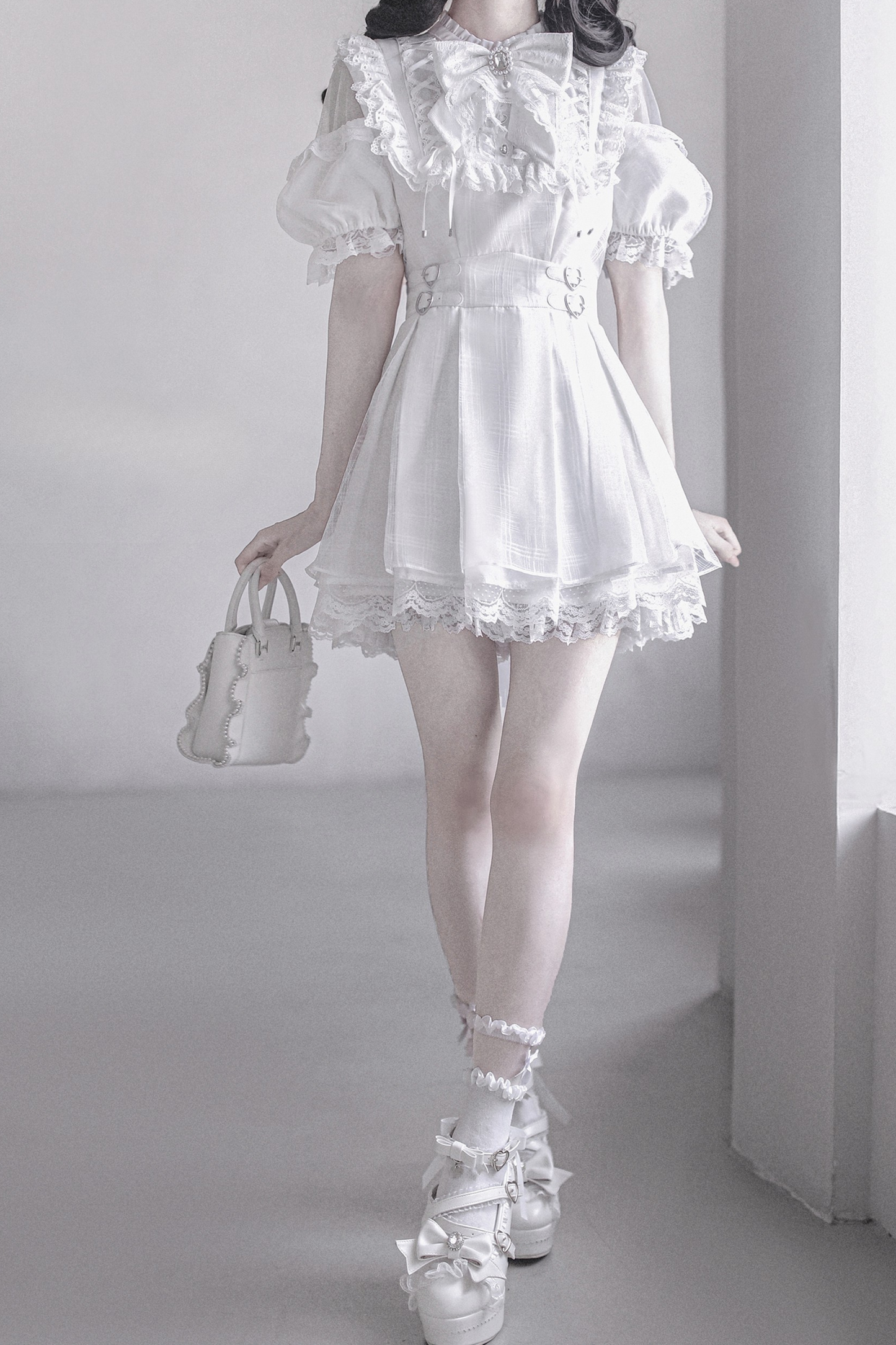 Süßes Kleid mit Rüschen, süße Reservierungen