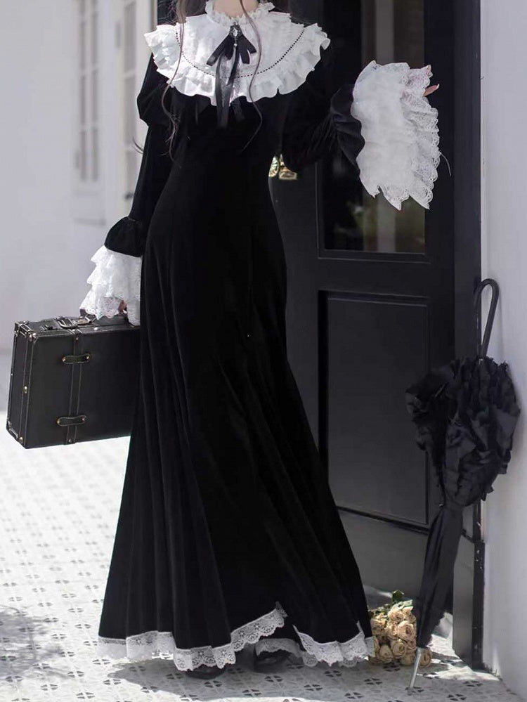 Bell with Gothic Sleeves Mermaid Velvet Black Dress Layered Elegant Lace