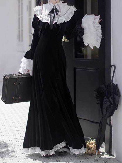 Bell with Gothic Sleeves Mermaid Velvet Black Dress Layered Elegant Lace
