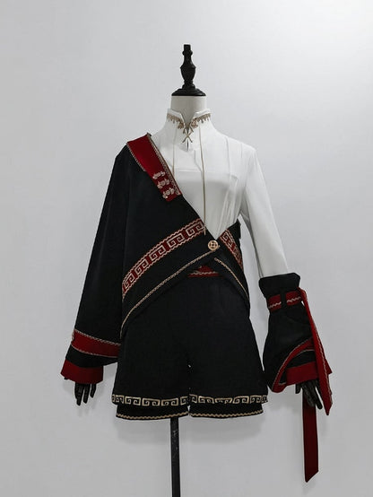 Motif Lace-Up Ruyi Red Gold Details Shorts High-Waisted Black with Embroidered Lace Trim