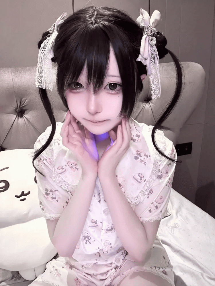 Blouse Print Peter Pan Collar Allover Heart Pockets White Pajamas Kei Set Bunny Jirai + Shorts