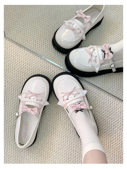 and White Low-heel Shoes Lamb Bow Accents with Cute Heart Buckle JK Style Dazed