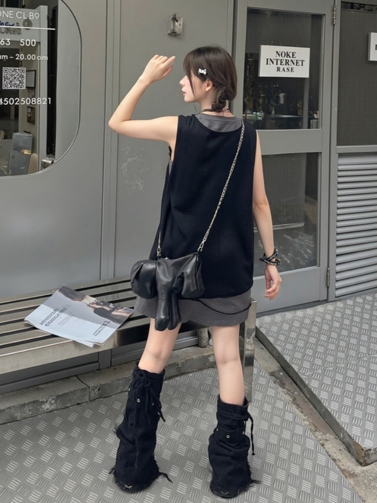 ほろ苦いグレーのトップス、ブラックのアップリケタンクトップ、フェイクレターのウサギ柄のツーピース