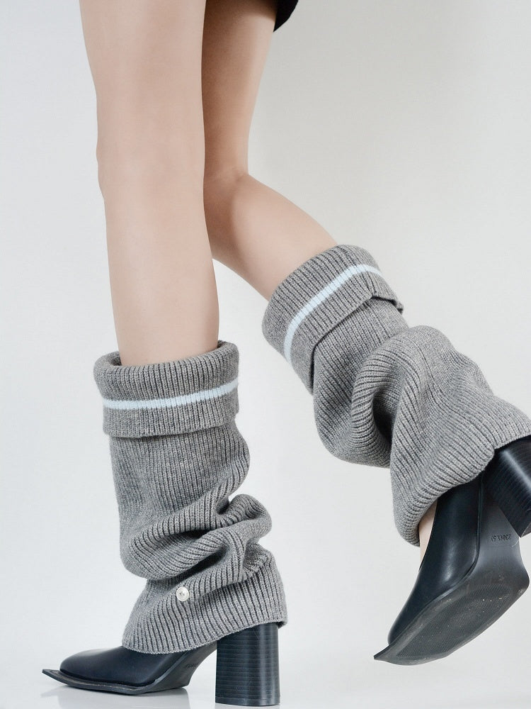 Black/White/Gray Cuffed Loose Knitted Leg Warmers with Metal Button Decoration