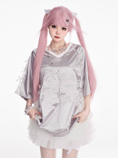 Patches Kontrast Spitze T-Shirt Applikation V-Ausschnitt Satin Schwarz/Silber Nummer