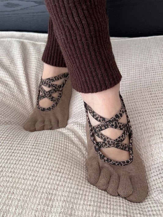 Print Socks Criss-Cross Yoga Black Coffee Leopard / Five-Toe