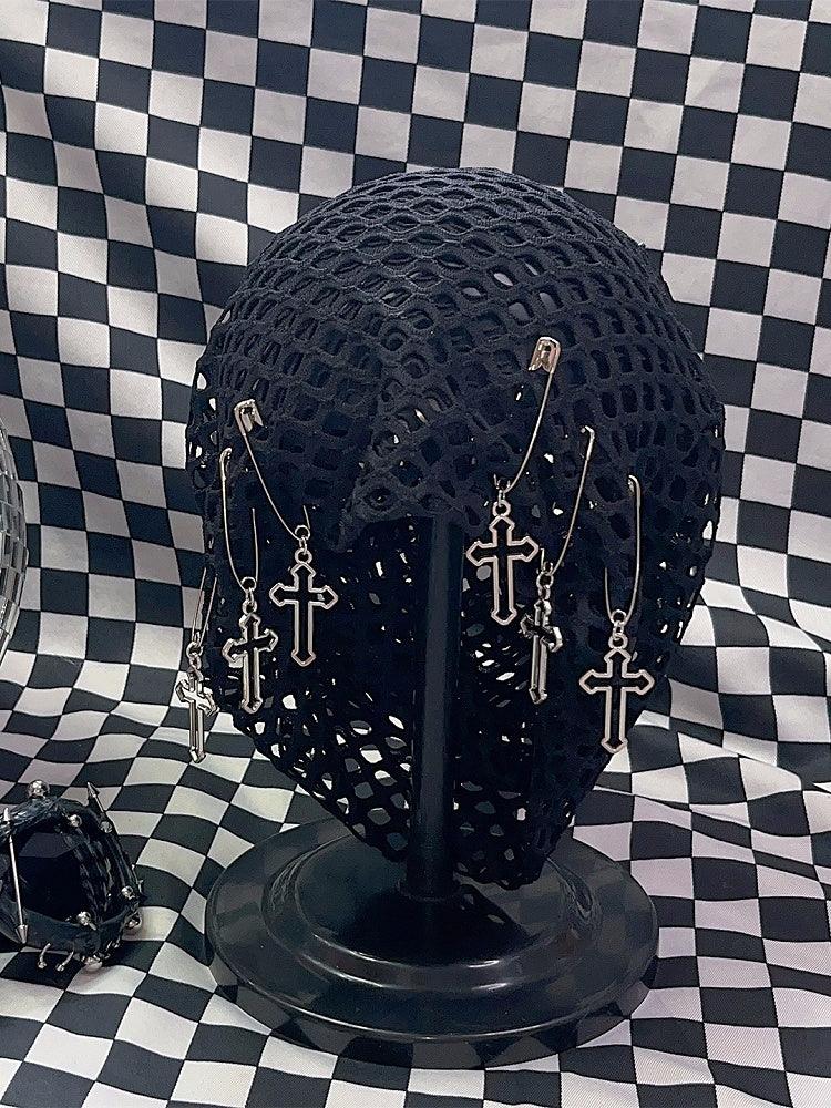 Charm Schwarze Beanie Details Pin Y2K Design Kreuz Fischnetz