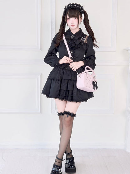 Trägerbluse Schwarz Dekorativer Ausschnitt und Schnalle Illusion Jirai Kei Brosche mit Schleife