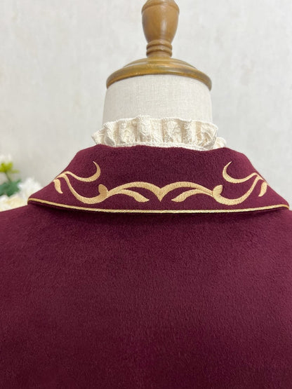 Rotes Ouji Lolita Gryffindor-Outfit, langärmliges Hemd + roter Schwalbenschwanzmantel + Shorts mit geradem Bein