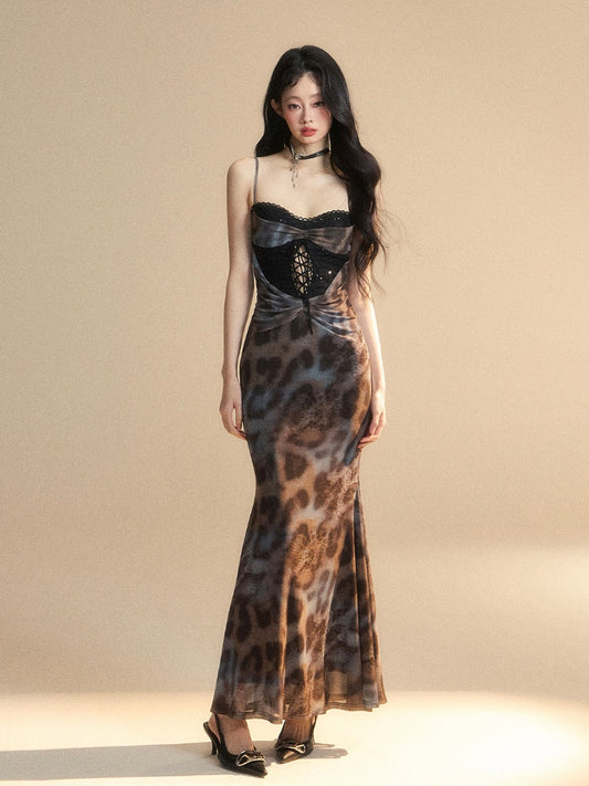 Glamorous Rückendetail Spitze Raffdetails Slip Dress Grau Leopard Cutout Patches