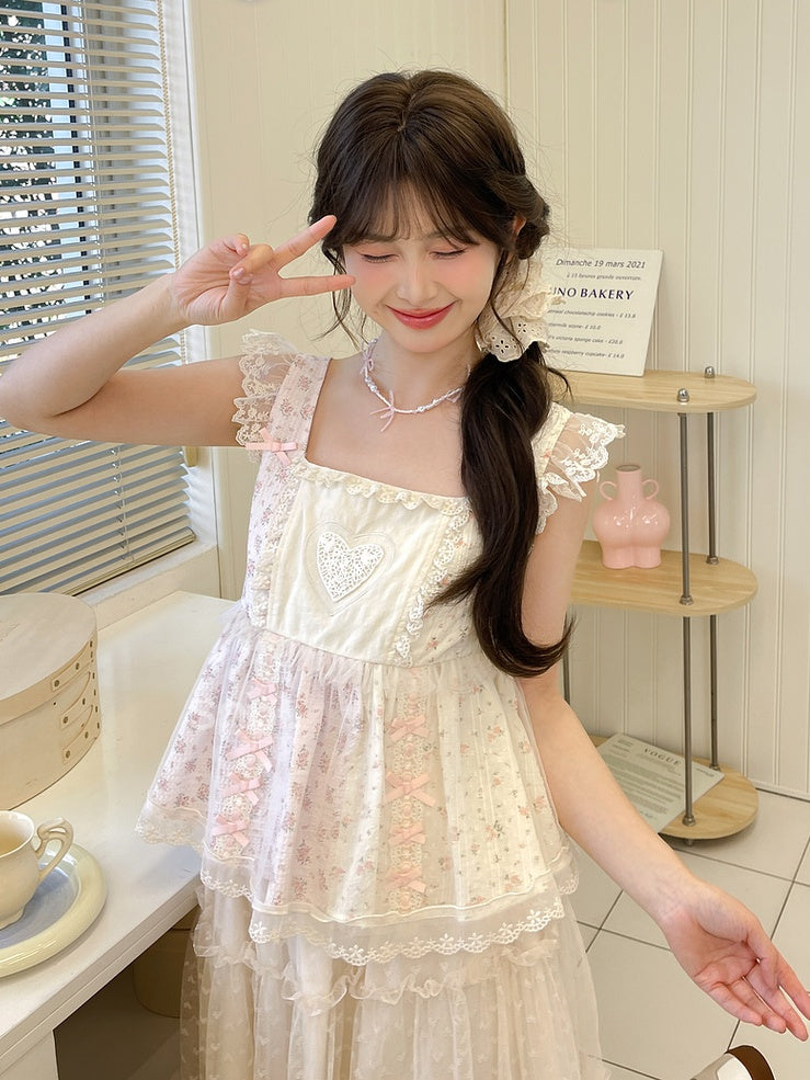 Rosa Tanktop mit flatternden Ärmeln, Schleife und Rüschen, Blumenmuster, Spitzenbesatz