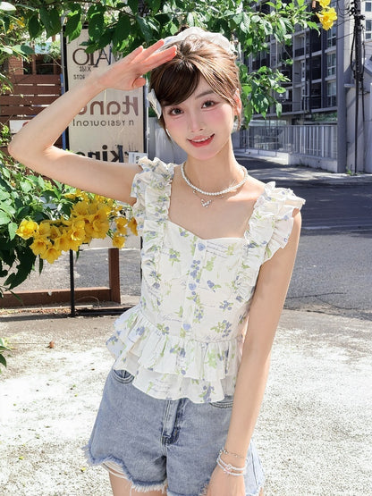 Jeansshorts mit offenem Saum in Blau mit hohem Bund