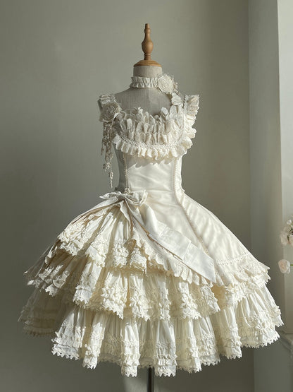 ベージュのエレガントなスリムフィットウエストティアードスカートロリータジャンパースカート