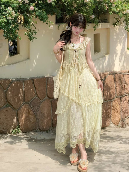 フラッタースリーブ、セルフタイビーズストラップ、ライトヘム、カーブグリーンホルタートップ