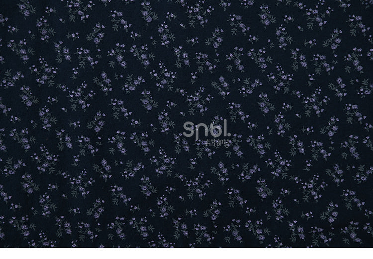 Dunkelblaues Mori Kei Blumenkleid mit Rüschenausschnitt und Blumenmuster