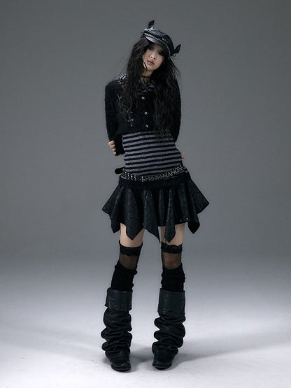 Schwarzer Rock mit Taschentuchsaum und Schnürung