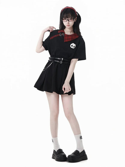 T-Shirt mit Panda-Trägern Plüschtier Rot karierter Kragen Schwarze Schnalle