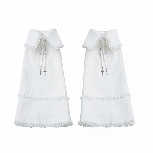 Guêtres blanches avec manchette, dentelle et breloque en croix - PINK SAVIOR
