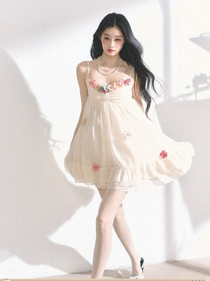 Empire-Taille, floraler Ausschnitt, gestufter Rüschensaum, Urlaubs-Camisole-Kleid, Aprikose, verziert