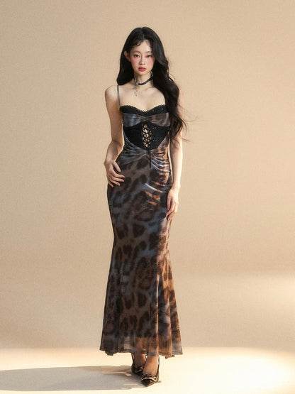 Glamorous Rückendetail Spitze Raffdetails Slip Dress Grau Leopard Cutout Patches