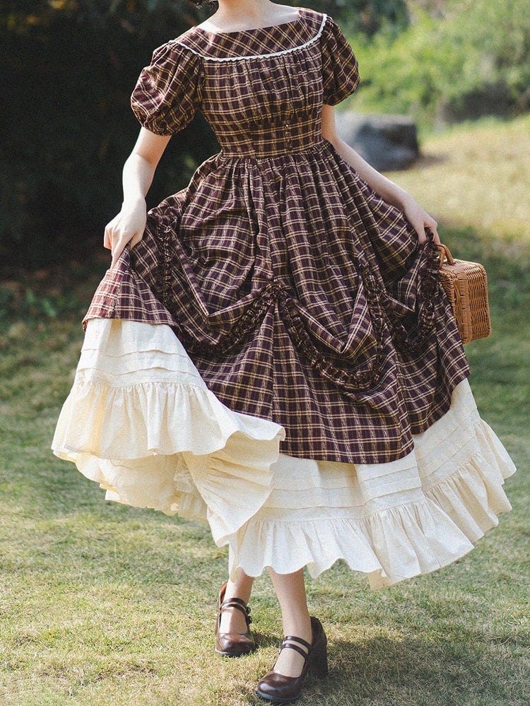 クリーム色のコットン裾スカート フラウンスウエスト ホワイトアンダーゴム