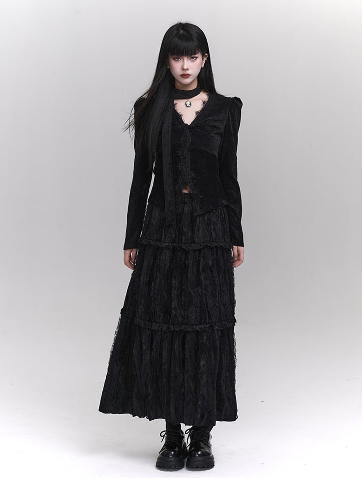 Gothic Black Lace V-Neck Slim-fitting Top