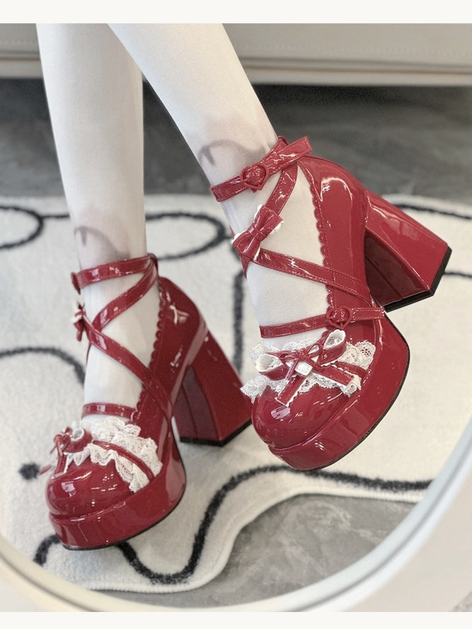 Hohe Weinrote Heels mit Rüschen – Lolita Rote Spitze Verträumt