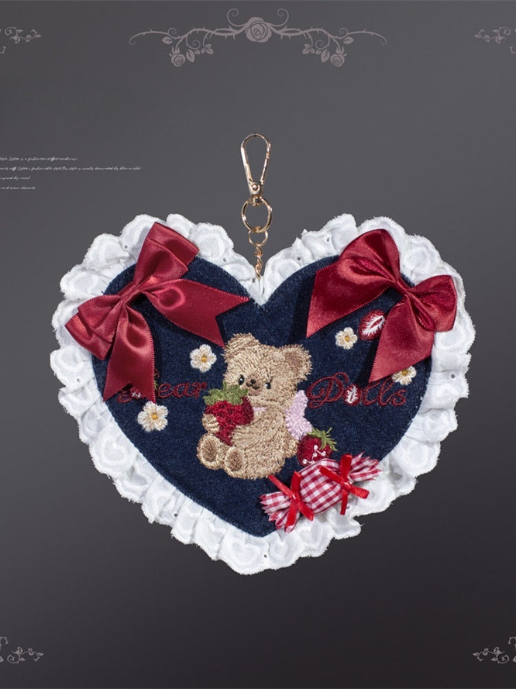 トリムベアとイチゴの刺繍リボン、ネイビーブルーのレース、フリルのハート型チャーム