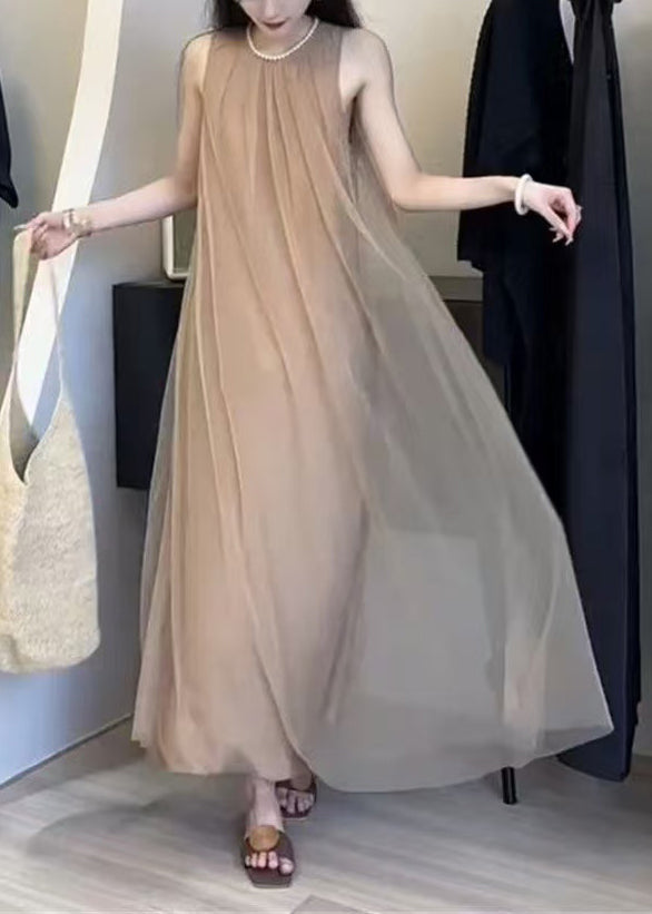 Ärmelloses Kleid mit drapiertem Chiffon in Khaki
