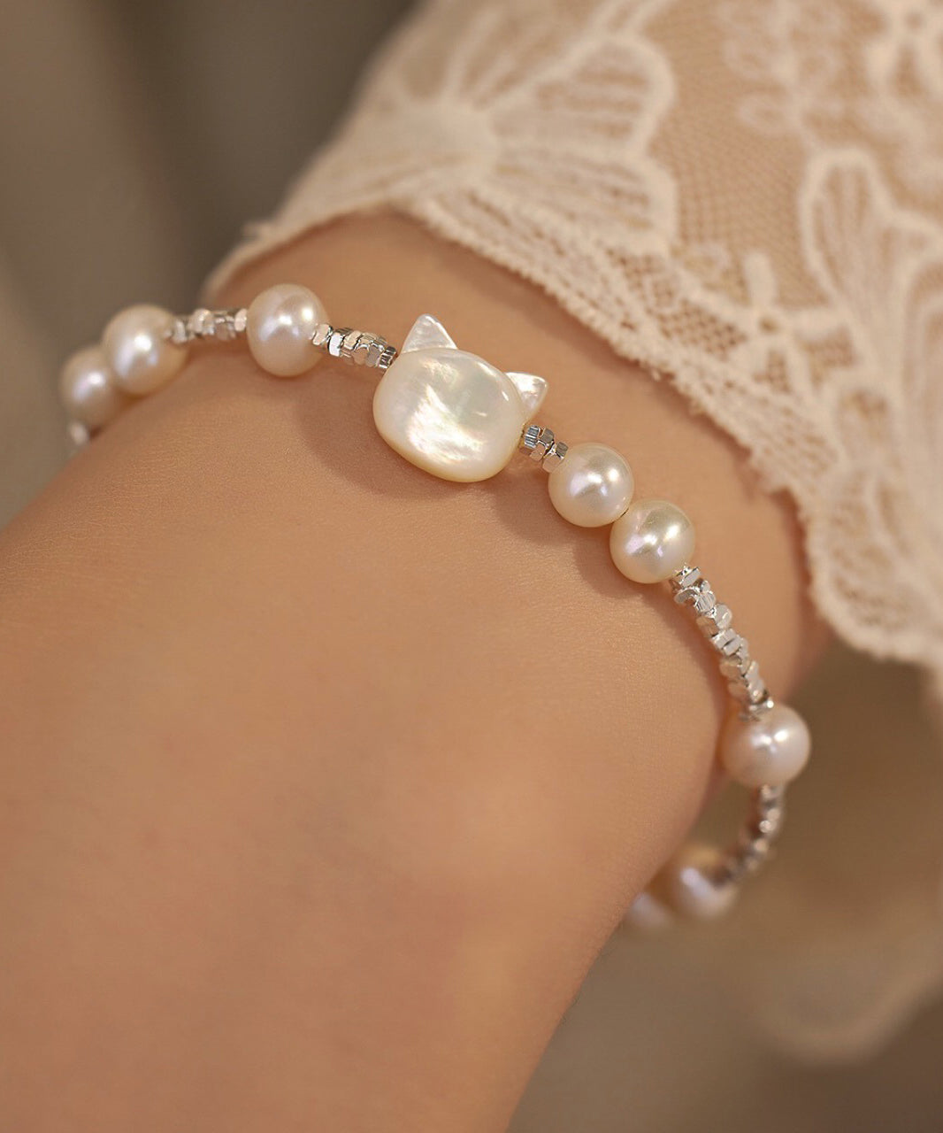 Kleine silberne weiße zerkleinerte Katzen DIY Sterling Armband Perle