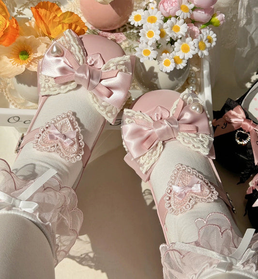 クリーム色のスウィートハート型ラウンドトゥメリージェーン