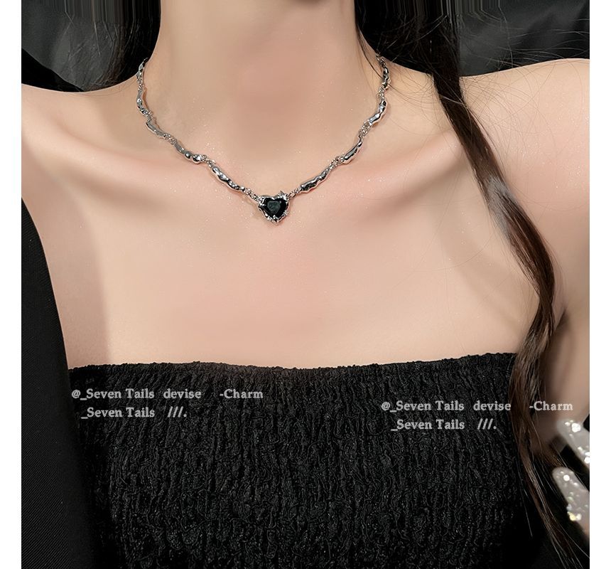 Alloy Heart Pendant Choker