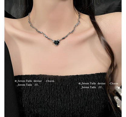 Alloy Heart Pendant Choker
