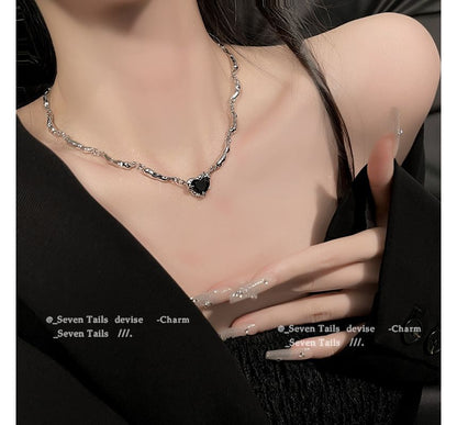 Alloy Heart Pendant Choker