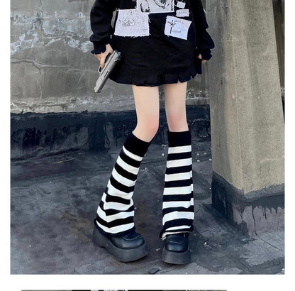 / Wärmeset mit gestreiften Beinstrumpfhosen