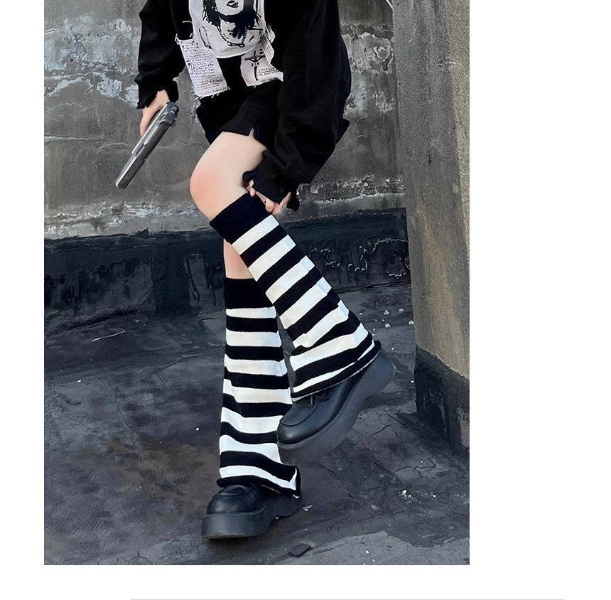 / Wärmeset mit gestreiften Beinstrumpfhosen