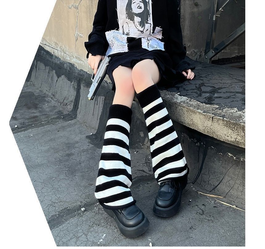 / Wärmeset mit gestreiften Beinstrumpfhosen