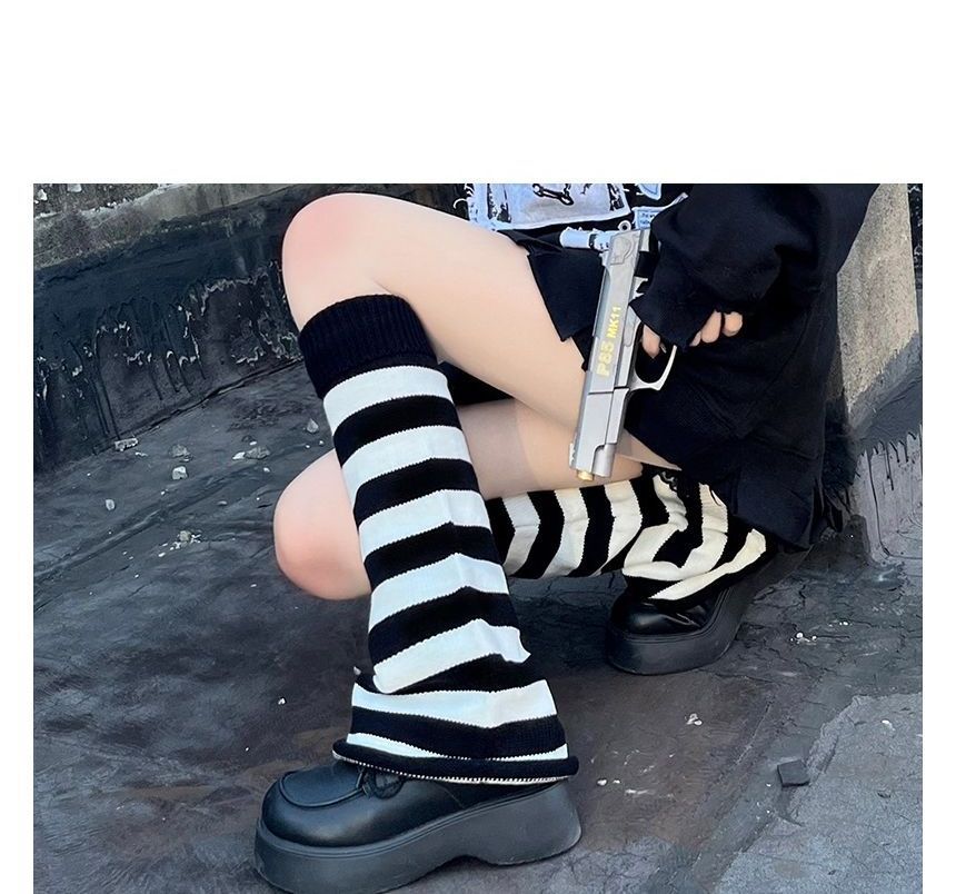 / Wärmeset mit gestreiften Beinstrumpfhosen