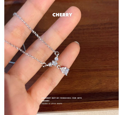 ラインストーンペンダントネックレス